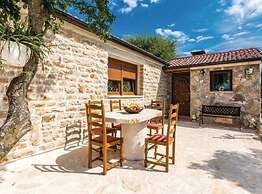 Holiday House Luka