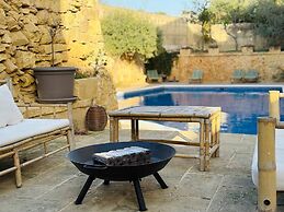 Rustic Gozo Farmhouse With Private Pool Garage