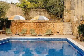 Rustic Gozo Farmhouse With Private Pool Garage