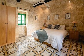 Rustic Gozo Farmhouse With Private Pool Garage