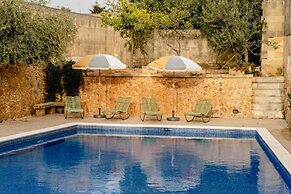 Rustic Gozo Farmhouse With Private Pool Garage