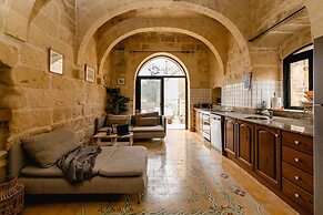 Rustic Gozo Farmhouse With Private Pool Garage