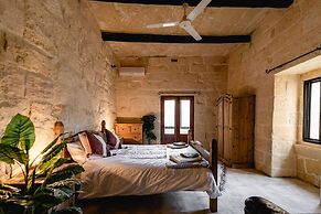 Rustic Gozo Farmhouse With Private Pool Garage