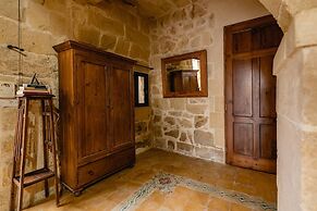 Rustic Gozo Farmhouse With Private Pool Garage