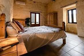 Rustic Gozo Farmhouse With Private Pool Garage