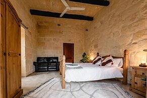 Rustic Gozo Farmhouse With Private Pool Garage