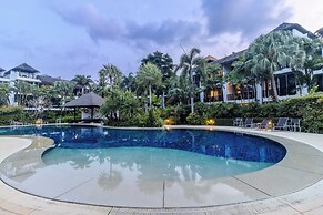 2BR Pool View Short Walk to Beach C254