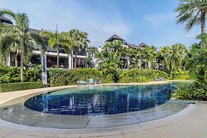 2BR Pool View Short Walk to Beach C254