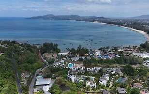 2BR Pool View Short Walk to Beach C254