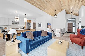 Western Star Chalet Ski In Out w Mtn View