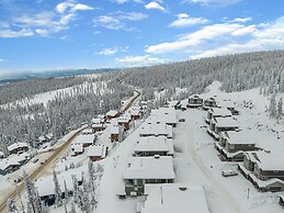 Western Star Chalet Ski In Out w Mtn View