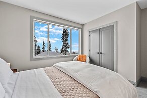 Western Star Chalet Ski In Out w Mtn View