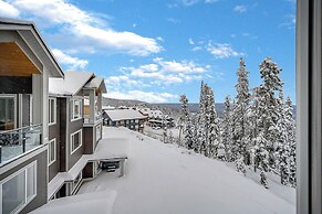 Western Star Chalet Ski In Out w Mtn View