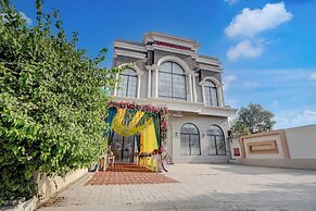 Nirvana Hotel & Banquet