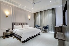 Nirvana Hotel & Banquet