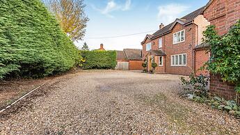 2 Mere Pits Cottages