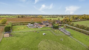 2 Mere Pits Cottages