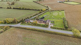 2 Mere Pits Cottages