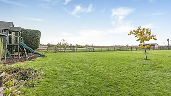 2 Mere Pits Cottages
