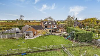2 Mere Pits Cottages