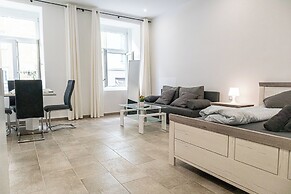 Beautiful 1BR Apartment For Long Stays