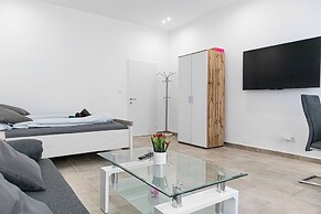 Beautiful 1BR Apartment For Long Stays