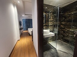 Maya Central Hotel & Spa