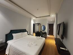 Maya Central Hotel & Spa
