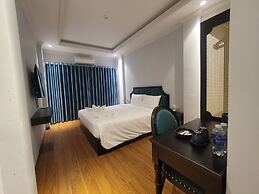 Maya Central Hotel & Spa