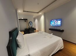 Maya Central Hotel & Spa