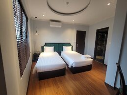 Maya Central Hotel & Spa