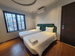 Maya Central Hotel & Spa