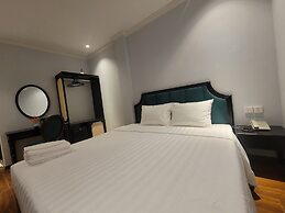 Maya Central Hotel & Spa