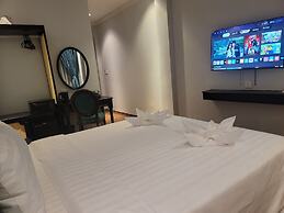 Maya Central Hotel & Spa