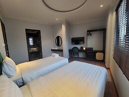 Maya Central Hotel & Spa