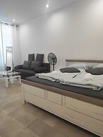 Modern 2BR Apartment In Prime Vienna