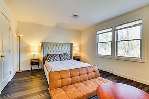 Pet-friendly Group Getaway 12 Mi to Camelback Mtn!
