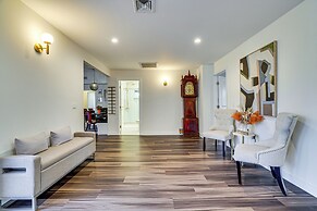 Pet-friendly Group Getaway 12 Mi to Camelback Mtn!