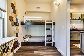 Pet-friendly Group Getaway 12 Mi to Camelback Mtn!