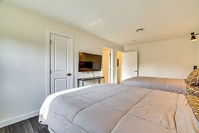 Pet-friendly Group Getaway 12 Mi to Camelback Mtn!