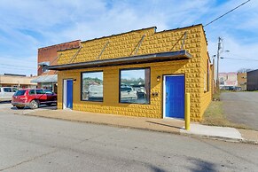 'arboco' Downtown Murphy House w/ Courtyard!