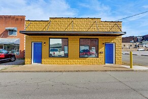 'arboco' Downtown Murphy House w/ Courtyard!