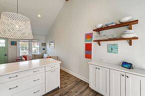 Walk to Beach & Dtwn Dining! Avalon Coastal Escape