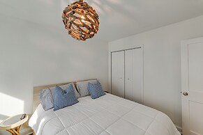 Walk to Beach & Dtwn Dining! Avalon Coastal Escape