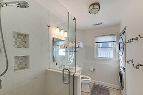 Walk to Beach & Dtwn Dining! Avalon Coastal Escape