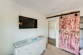 Walk to Beach & Dtwn Dining! Avalon Coastal Escape