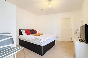 Charming High Wycombe Apartment