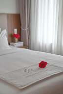 LYNS HOTEL