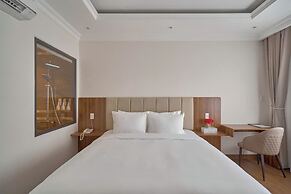 LYNS HOTEL