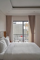 LYNS HOTEL